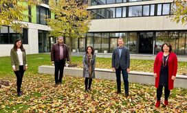 MdL Ruth Müller mit Peter Forstner und Anja König im Gespräch beim Jugendsozialwerk