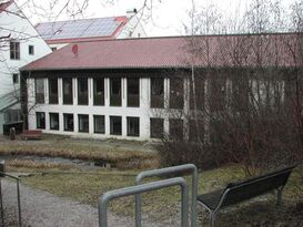 Die Schule in Buch am Erlbach, der Gemeinde von Bürgermeister Franz Göbl, ist beim Konjunkturpaket leer ausgegangen.